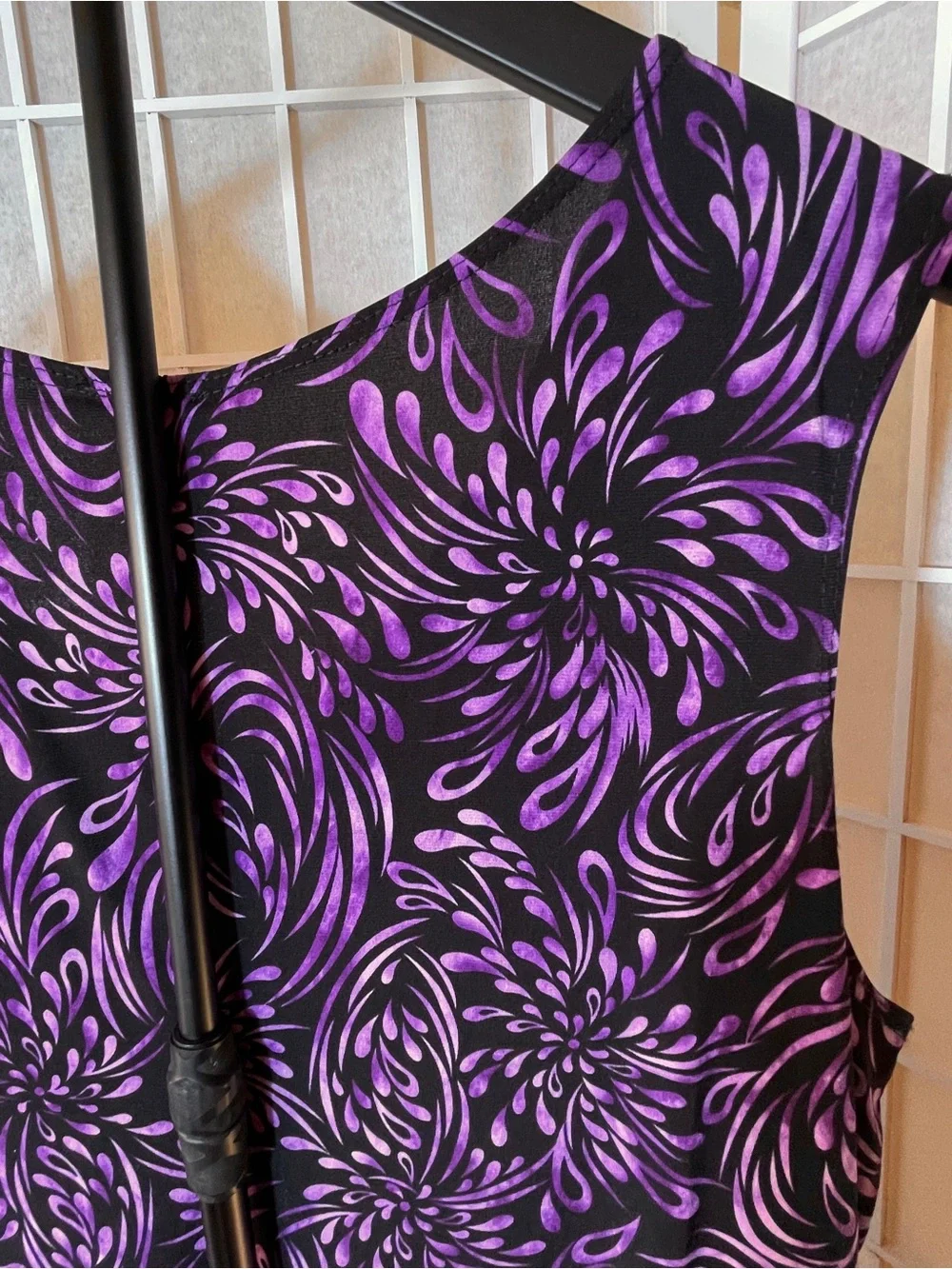 1x Sleeveless V-Neck Purple Swirl Print Stretchy Women's Top